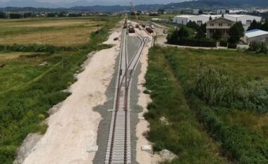 Përfundojnë rreth 70 për qind e punimeve për hekurudhën Tiranë-Durrës