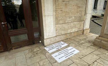 ​Organizohet tubim paqësor, kundërshtohet heqja e emrit të Hasan Prishtinës nga UP-ja