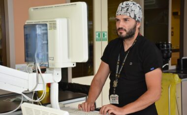 Srbinovski nga klinika “Zhan Mitrev” tregon për kujdesin ndaj klientit