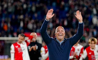 Slot përshëndetet me tifozët e Feyenoordit, flet për ndeshjen Liverpool – Spurs