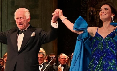 Sopranoja Ermonela Jaho merr përgëzimet e Mbretit Charles, pas performancës në Shtëpinë e Operës Mbretërore