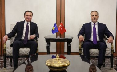 Kurti dhe shefi i diplomacisë turke flasin për projekte të përbashkëta