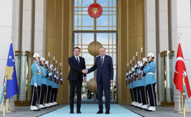 Presidenti turk Erdogan pret në takim kryeministrin Kurti, pamje nga vizita