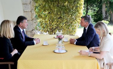 Pahor paraqet interes për të drejtuar dialogun Kosovë-Serbi, a do të zgjidhet ai si zëvendësuesi i Lajçakut?