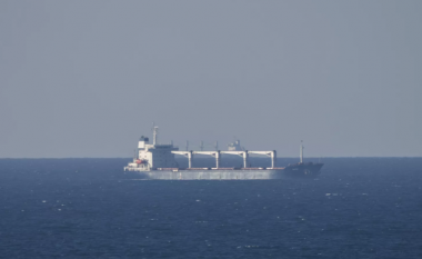 Spanja ndalon ankorimin e anijes që thuhet se po transportonte rreth 27 ton eksplozivë drejt Gazës