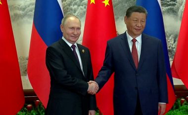 “Miku i vjetër” Putin mbërrin në Kinë për vizitë shtetërore, në samitin me Xi Jinping