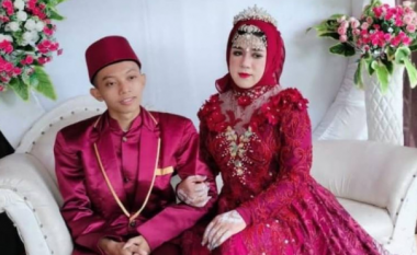 Pasi kaluan 12 ditë prej dasmës, indoneziani kuptoi se ishte martuar me një burrë – por kjo nuk është pjesa më e çuditshme e historisë