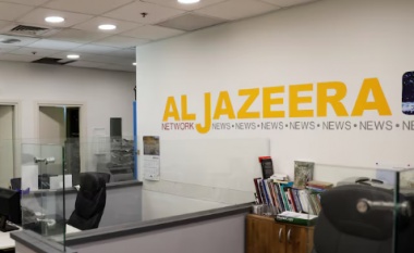 Policia bastis zyrat e Al Jazeera në Jerusalem