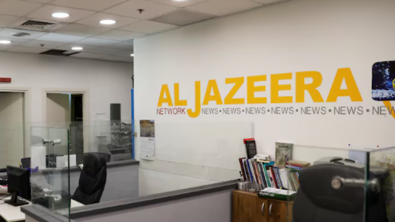 Policia izraelite bastis zyrat e Al Jazeera në Jerusalem