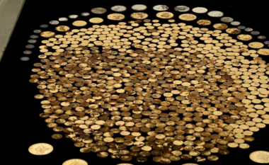 “Gjëra që ndodhin vetëm në ëndrra” – fermeri që gjeti një grumbull monedhash ari zbulon detaje nga gjetja e tij