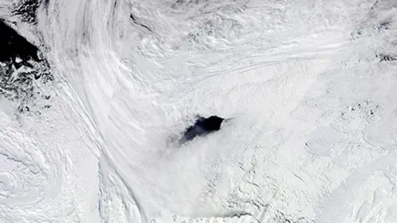 Vrima e akullit në Antarktidë sa madhësia e Zvicrës vazhdon e rritet - shkencëtarët e zbulojnë pse