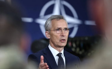 Shefi i NATO-s bën thirrje për heqjen e kufizimeve të armëve në Ukrainë: Ne po ia lidhim njërën dorë forcave ukrainase