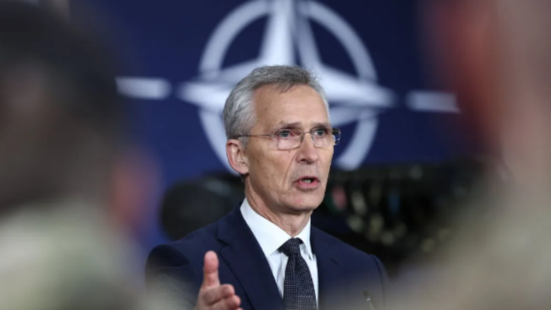 Shefi i NATO-s bën thirrje për heqjen e kufizimeve të armëve në Ukrainë: Ne po ia lidhim njërën dorë forcave ukrainase