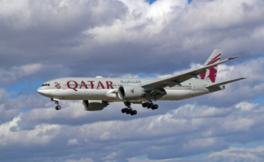 Turbulenca të forta në fluturimin nga Katari për në Irlandë, raportohet për të lënduar