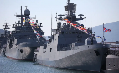 Ukraina bombardon portin ku është zhvendosur flota ruse e Detit të Zi