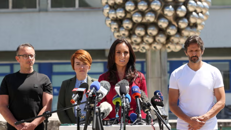 Kryeministri sllovak mbetet në gjendje të rëndë, ndërsa i dyshuari për atentatin ndaj tij paraqitet në gjykatë