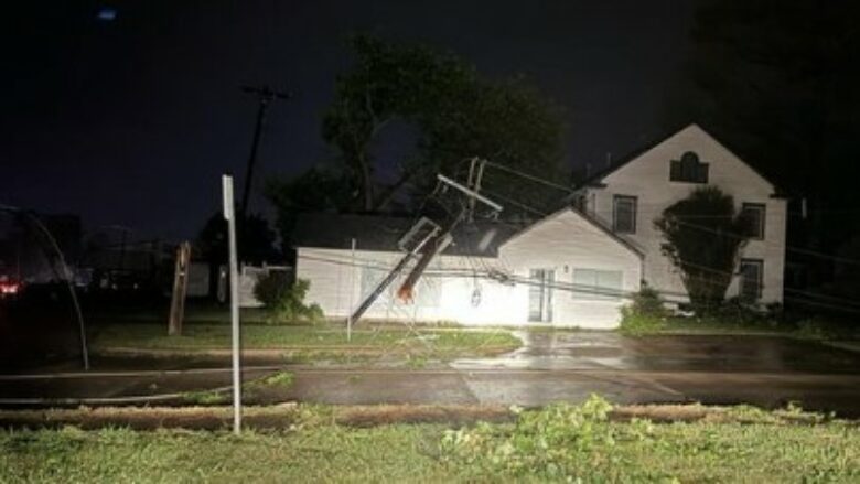 Të paktën 9 të vdekur në Teksas, Oklahoma dhe Arkansas pasi stuhitë goditën fuqishëm të gjithë rajonin