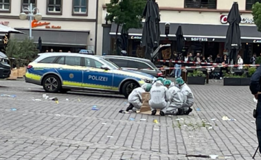 Pamje tronditëse: Sulm brutal me thikë në Mannheim të Gjermanisë, në mesin e të plagosurve edhe aktivisti i njohur anti-islamik