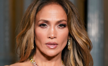 Një stjuardesë greke ndan përvojën e tmerrshme me Jennifer Lopez: Nëse do të ishte dikush tjetër, do të thërrisnim policinë