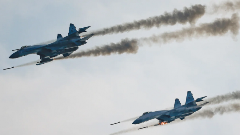 Tjetër fitore për Ukrainën: Rusia tërheq nga vijat e frontit dhjetëra aeroplanë luftarak