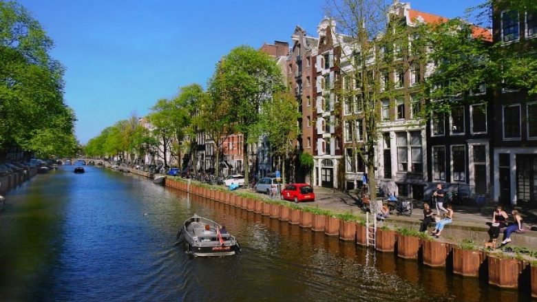 Amsterdami më i shtrenjtë në Evropë - gati gjysmë milioni euro për një vend parkim!