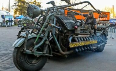 Kjo është motoçikleta më e rëndë në botë – ajo lëvizë përmes motorit të tankut