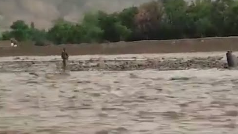 Pamje nga përmbytjet masive në Afganistan, më shumë se 300 të vdekur