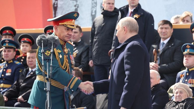 Putini shkarkon dy figura kryesore – eksperti shpjegon arsyet e ‘riorganizimit shokues’ të presidentit rus