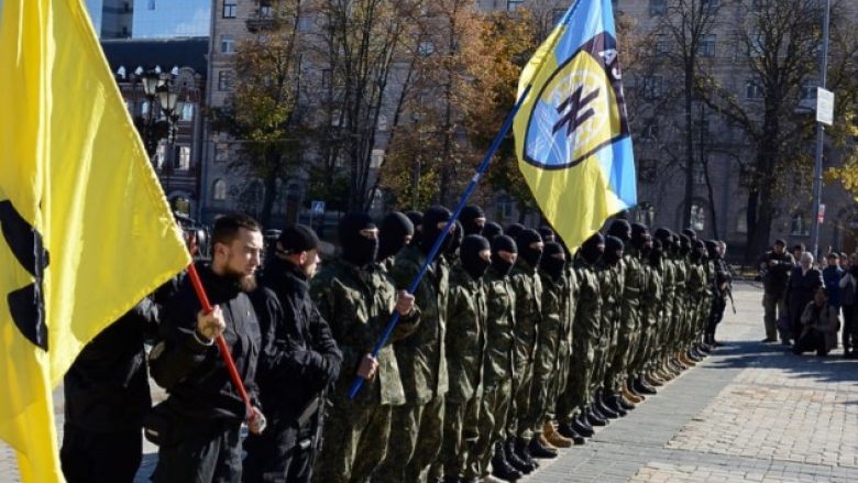 Komandanti i Azov kritikoi Zelenskyn: Ne nuk kemi qasje në armët perëndimore, po e mbrojmë vendin me gjak