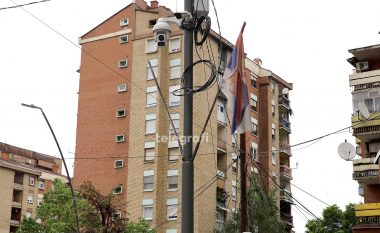 Reagime të ashpra pas incidentit në sheshin “Car Llazar” në veri ku u arrestua një serb për vandalizëm