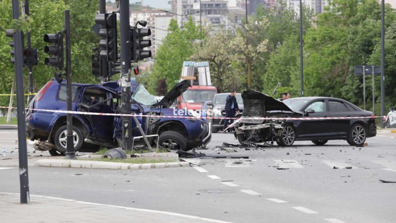 Gjashtë të lënduar nga aksidenti në Prishtinë, fotografi nga vendi i ngjarjes