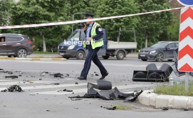 Aksident mes një veture dhe kamioni në rrugën Gjakovë-Prizren, lëndohen tre persona