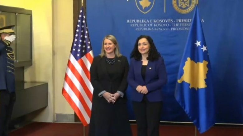 Kosova nënshkruan marrëveshje me SHBA-të kundër manipulimit të informacionit nga shtetet e huaja
