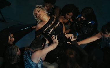 Bebe Rexha publikon hitin e ri “Chase It (Mmm Da Da Da)”, vjen me skena provokuese në klip