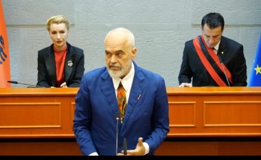 Ali Ahmeti shpallet “Qytetar Nderi” i Tiranës, Rama: Falë tij, shqiptarët në RMV po jetojnë ditët më të mira