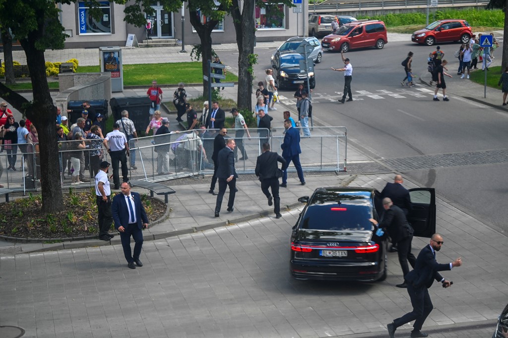 Kryeministri sllovak është në gjendje të rëndë shëndetësore pas atentatit ndaj tij