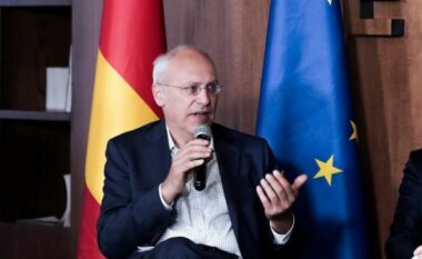 Ndahet nga jeta ish-ambasadori gjerman në Shqipëri, Peter Zingraf