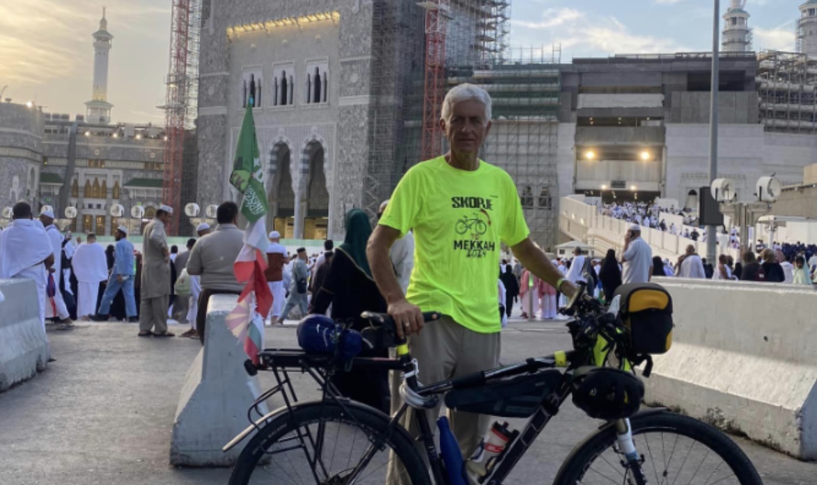 Shkupjani Qamuran Hirda arrin në Mekë me biçikletë, rrëfen përjetimin e 4000 kilometrave