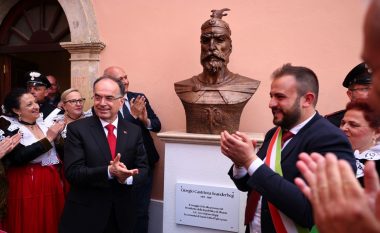Komunave arbëreshe në Kalabri u shtohen tre monumente të Skënderbeut