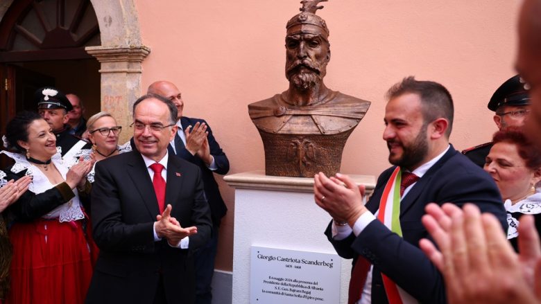 Komunave arbëreshe në Kalabri u shtohen tre monumente të Skënderbeut