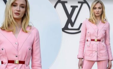 Sophie Turner shkëlqen me një kostum rozë në shfaqjen e modës në Barcelonë, pas divorcit nga Joe Jonas