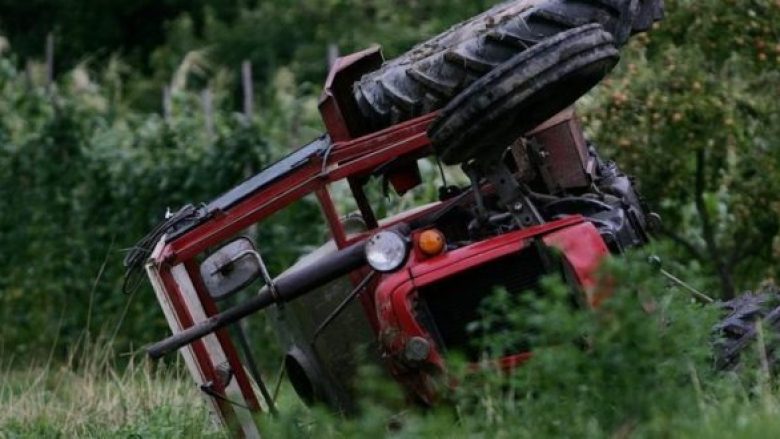 Humb jetën një person në Leposaviq, u rrokullis me traktor