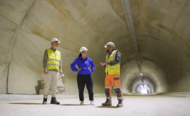 Përfundojnë rreth 90 për qind e punimeve në tunelin e Llogarasë, Balluku: Gati në afatin që kemi premtuar