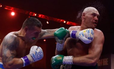 Oleksandr Usyk shpallet kampion i padiskutueshëm i peshave të rënda në boks