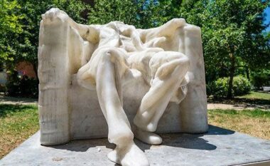 SHBA goditet nga vala e të nxehtit, shkrihet statuja prej dyllit e Abraham Lincoln në Washington