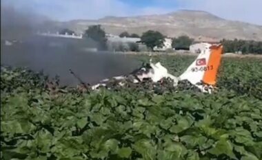 Rrëzohet një aeroplan i ushtrisë turke në provincën Kayseri, humbin jetën dy pilotë