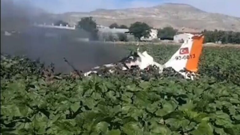 Rrëzohet një aeroplan i ushtrisë turke në provincën Kayseri, humbin jetën dy pilotë