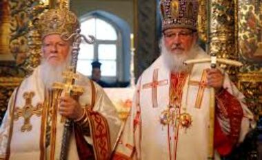 ISW: Priftërinjtë e Kishës Ortodokse Ruse shkatërrojnë identitetin e fëmijëve të dëbuar ukrainas