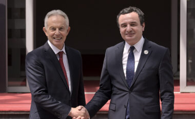 “Miqësia me qytetarët e Kosovës ka vlerë shumë të madhe për mua”, Blair e uron Kurtin për 25-vjetorin e çlirimit të Kosovës