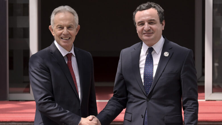 “Miqësia me qytetarët e Kosovës ka vlerë shumë të madhe për mua”, Blair e uron Kurtin për 25-vjetorin e çlirimit të Kosovës